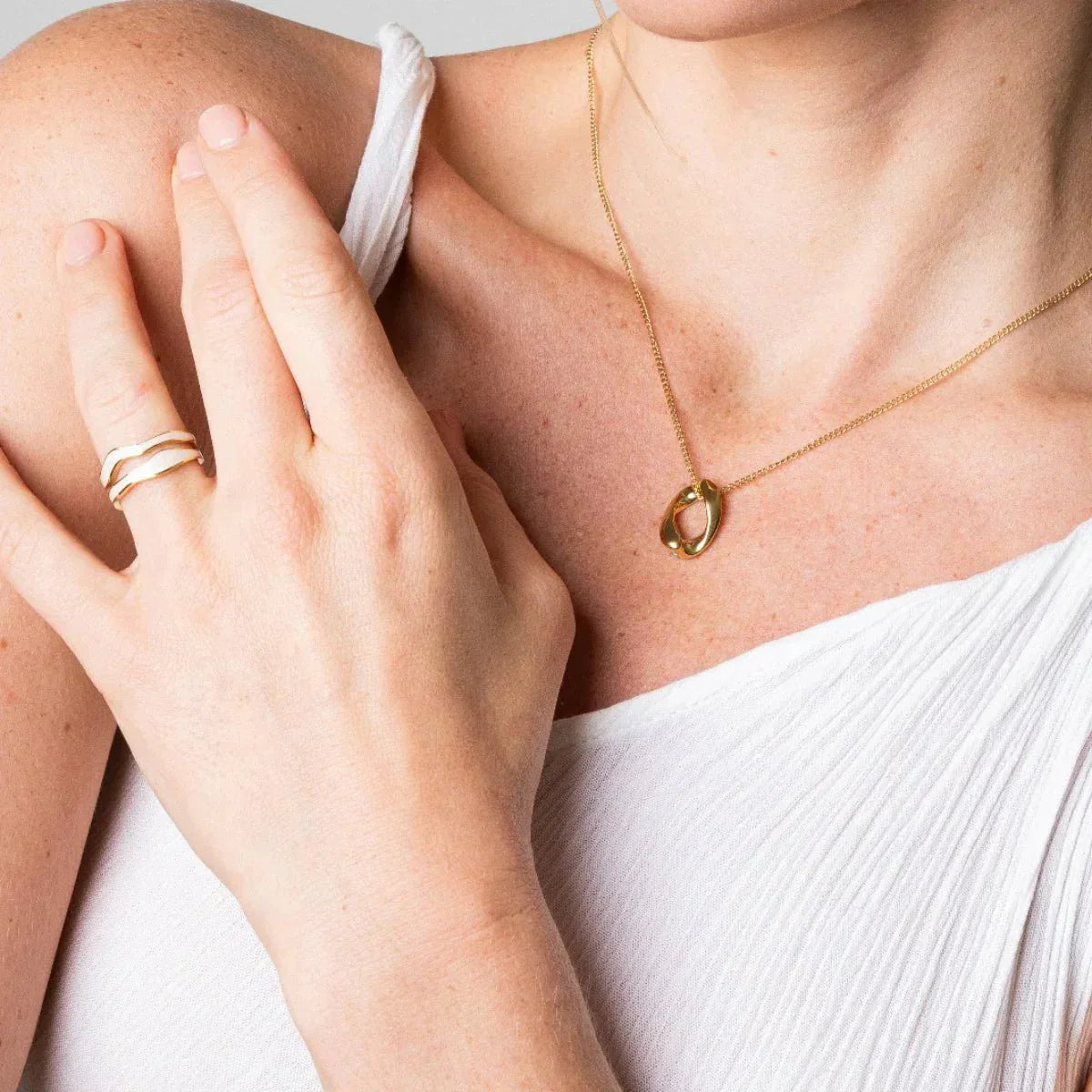 Ring Abstrato Madrepérola Adjustable - Uranos 