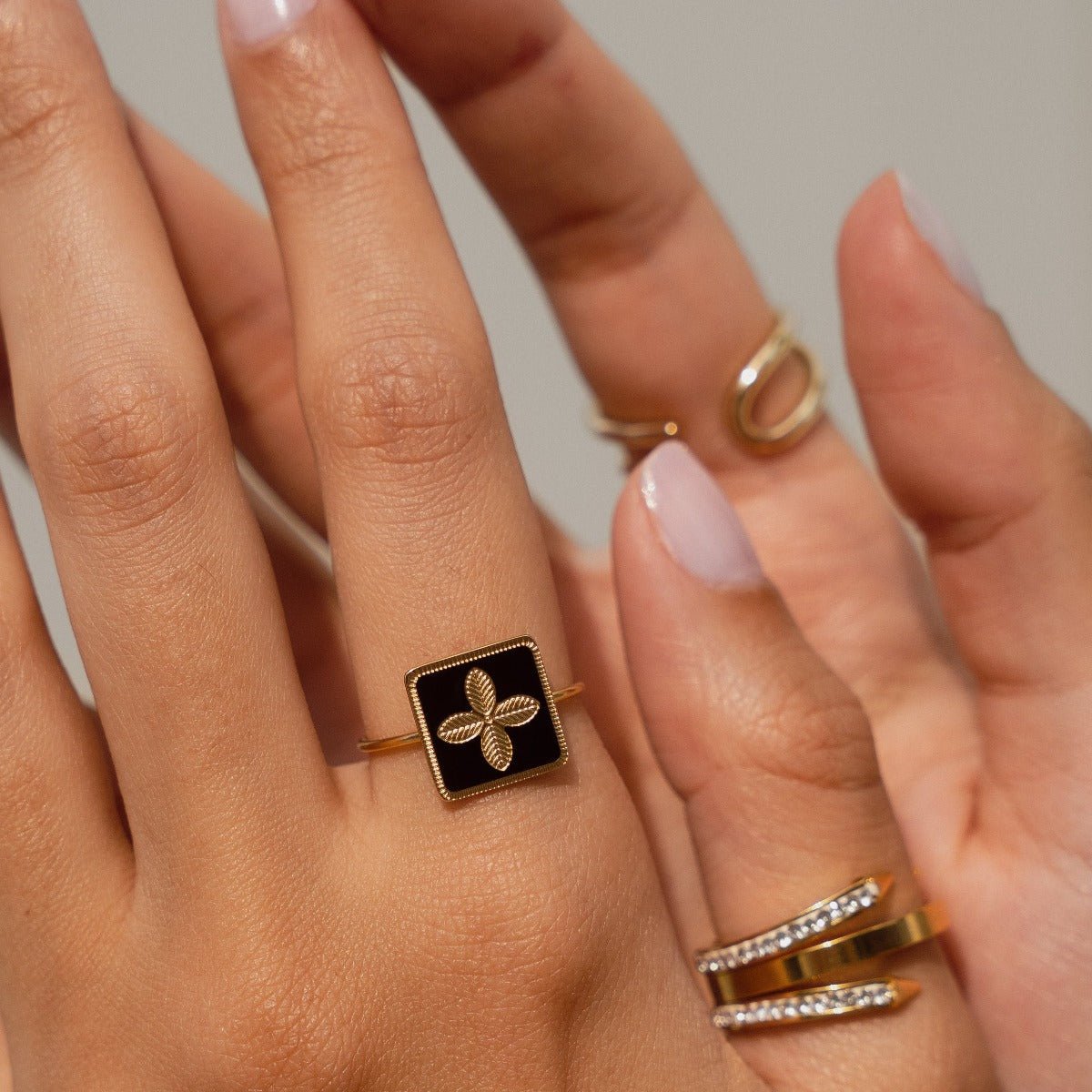 Ring Trevo Black Adjustable  - Uranos 