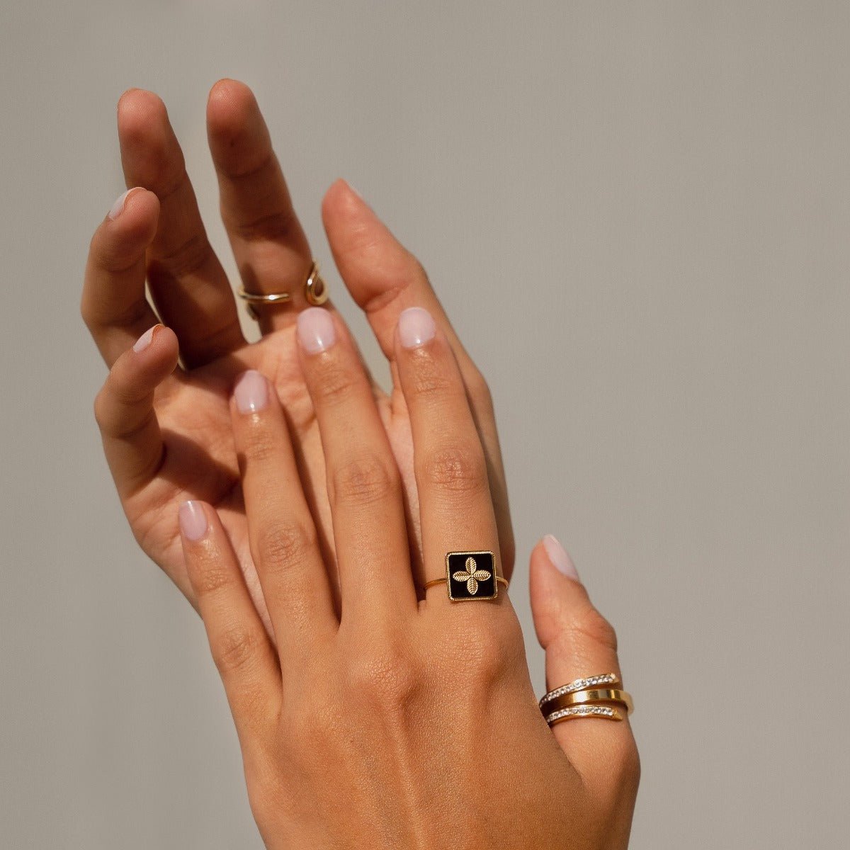 Ring Trevo Black Adjustable  - Uranos 