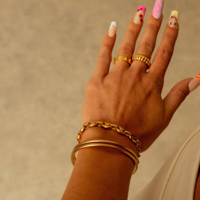 Bracelete Espiral Tríplice Banhada em  - Uranos 